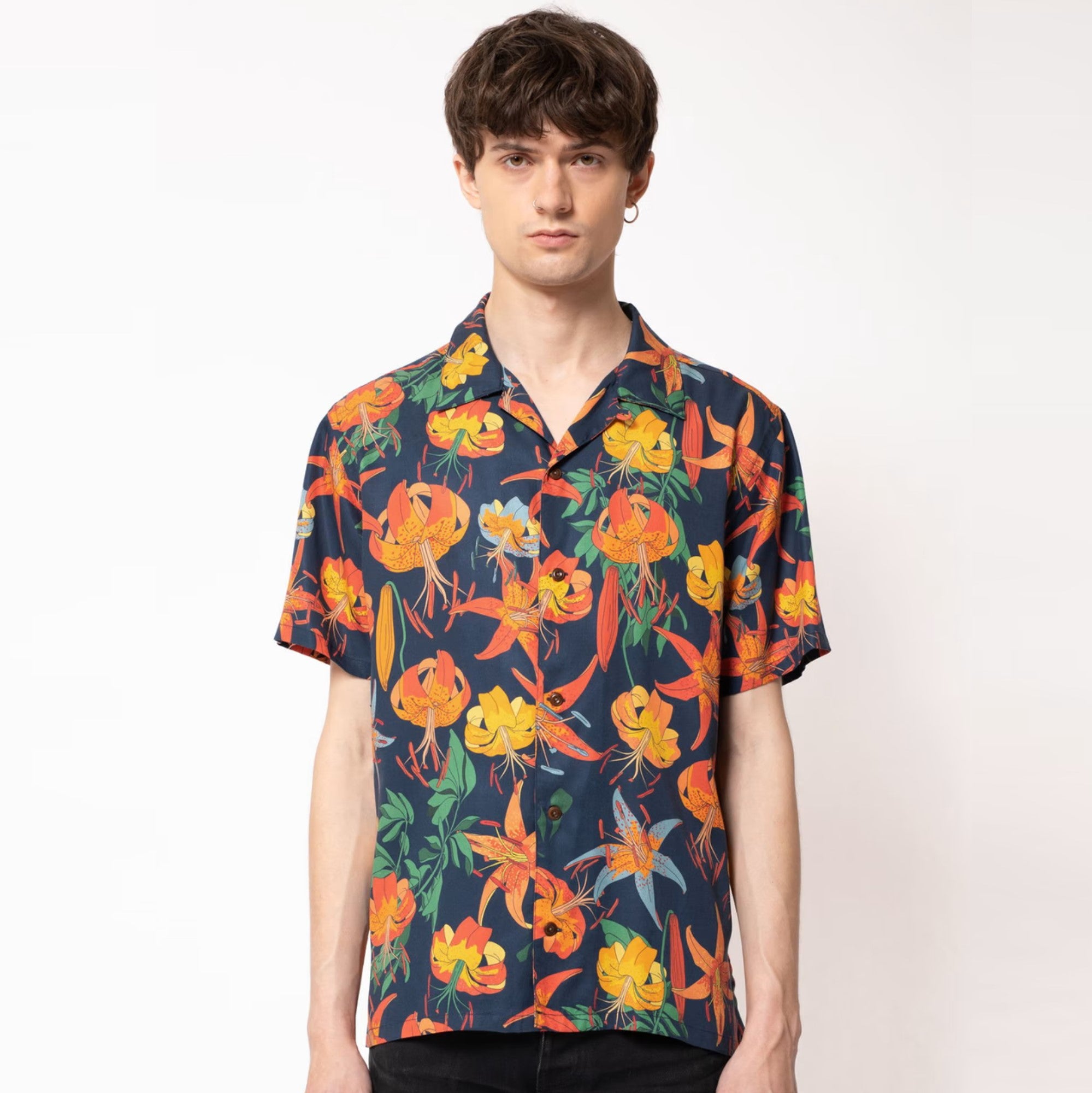 Good Neighbour | Nudie Arvid Lilies Floral Shirt (Deep Blue)